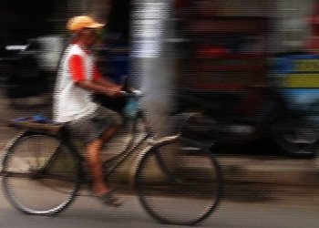 Sekar Sumawur: Dialog Kosong tentang “Kemana Harusnya Aku Cari?”