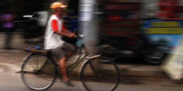 Sekar Sumawur: Dialog Kosong tentang “Kemana Harusnya Aku Cari?”