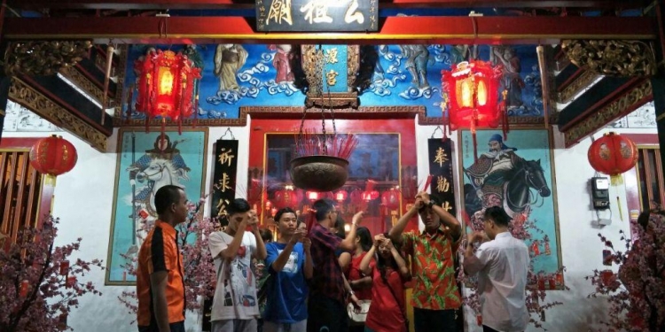 Imlek: Lamat-lamat Terdengar Suara Gamelan Bali dari Klenteng