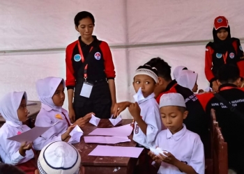 Perahu Kertas dan Kapsul Harapan Anak-anak Donggala – Catatan Baksos Kapal Pemuda Nusantara 2018