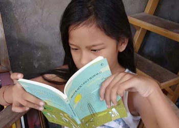 Membaca Buku “Aku Radio Bagi Mamaku”: Naya Berani Sekali