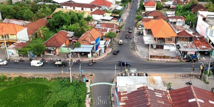 Jalan, Banyak Jalan, Jalan-Jalan atau Membuka Jalan?