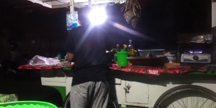 Ojol untuk Mereka yang “Berkaki Lima” –Catatan Awal Tahun