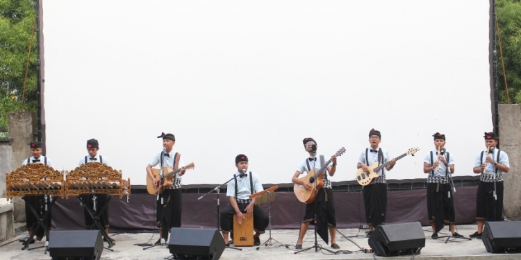 Bali Architecture Week 2019 Ditutup Pemutaran Film dan Musik Emoni Bali