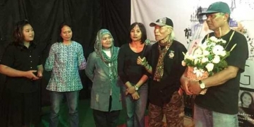 Reuni Puisi Sanggar Cipta Budaya SMPN 1 Denpasar: GM Sukawidana itu “Nabe”