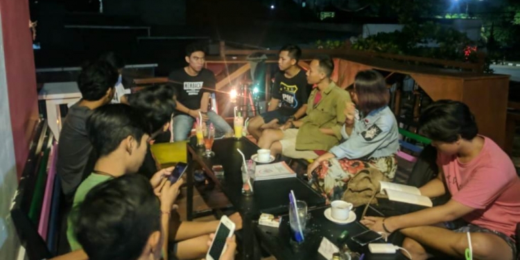 Menulislah Sebelum Kamu Ditulis di Batu Nisan