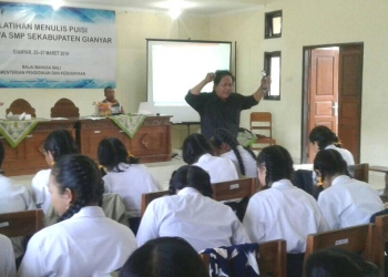 Menulis dengan Riang – Pelatihan Menulis Puisi Bersama Pak Warih