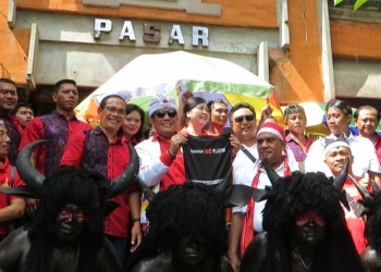 Wabup Bagi-bagi Tas dan Saya Merenung Tentang Riwayat Pasar Tabanan