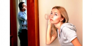 Tips Klise dan Tak Kreatif untuk Mengelabui Pacar saat Pacar Lain Menelepon