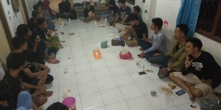 Diskusi Sampai Pagi di Omah Laras – Dari Budaya Layar hingga Seni Pasca ‘65