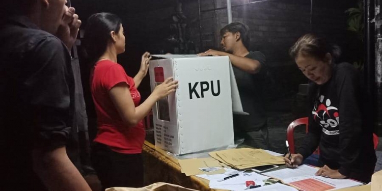 Cerita Kecil Petugas KPPS: Cemas, Bingung, Sempat Ingin “Ngambul”