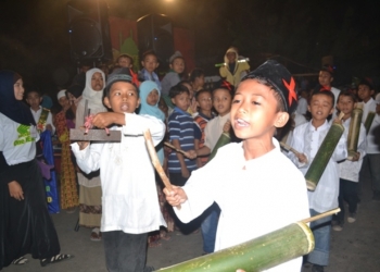 Ngotek – Inilah Pementasan Tiada Henti Sepanjang Hari di Kampung Loloan