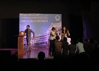 Adaptasi Harus Hati-Hati  -Catatan Kecil Pementasan Sang Guru