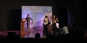 Adaptasi Harus Hati-Hati  -Catatan Kecil Pementasan Sang Guru