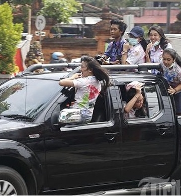 Kreatif Merespon Kelulusan