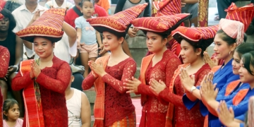 Horas…! Batak Menari di Bali