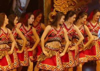 Ada Cina di Pesta Kesenian Bali