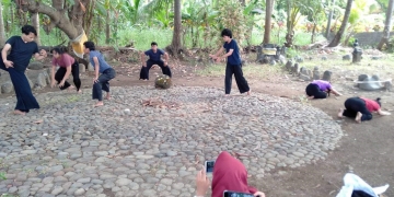 Teater, Megalitikum dan Diri – Renungan dari Sebuah Candi Batu di Tejakula