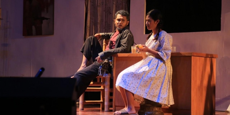 Pentas “Barabah” Teater Sadewa: Hanyut pada Pemanggungan Konteks Lama