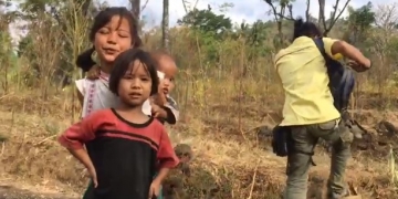 Curiga Publik dan Retorika Politik