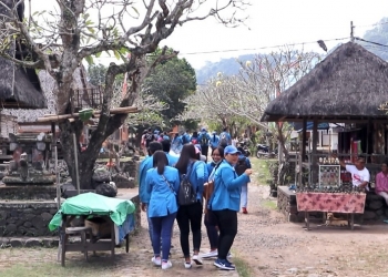 Tenganan Pegringsingan dan Dunia yang Terikat Adat – Dari Kunjungan Industri FE Unipas Singaraja