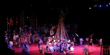 “Makotek” Desa Munggu, Dari Tradisi ke Atas Panggung