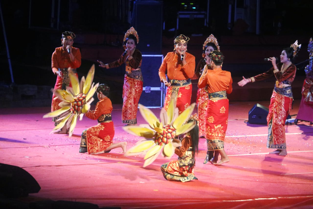 Parade Lagu Daerah Bali di PKB Sebatas Panggung  dan 