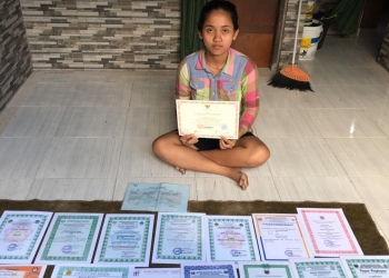 Putu Adnya Swari, Sastra dan Kemiskinan