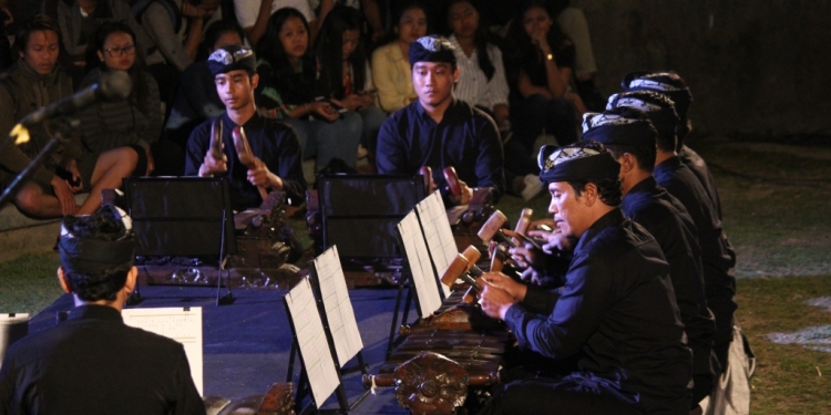 Menonton Konser New Gamelan: Melompat Bangun atau Lelap Menuju Potongan Pengalaman Bunyi