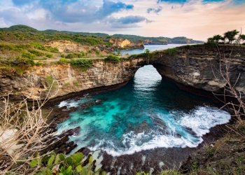 Pariwisata Nusa Penida: Antara Broken Beach dan “Broken-Broken” Lainnya