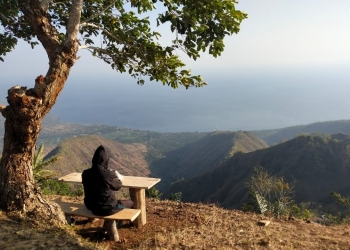 Dari “Lahangan Sweet”, Nikmati Sunrise di Pucuk Rinjani dan Sunset di Gunung Agung