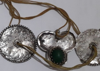 Kalung Badong Pelengkap Ritual Sunat yang Langka di Loloan