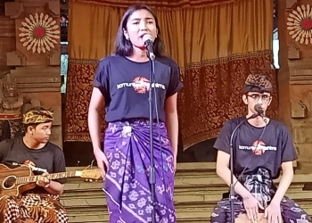 My Hair My Hair, Puisi Melankolia yang Menghibur dengan Murung