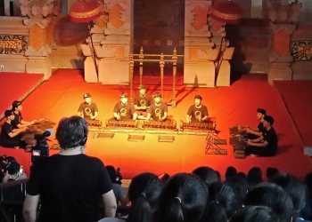 Yudane Ajak Penonton Berpikir Sains dalam Gamelan Kontemporer rOrAs Ensemble