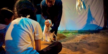 Kacak Kicak dan Pembacaan Akan Sesuatu yang Setengah-Setengah