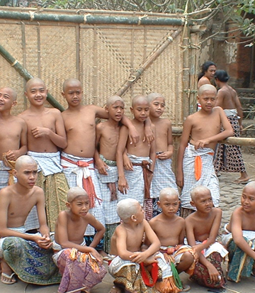 Pendidikan Teruna Nyoman “Sangu Urip” Bali Aga Tenganan Pegringsingan