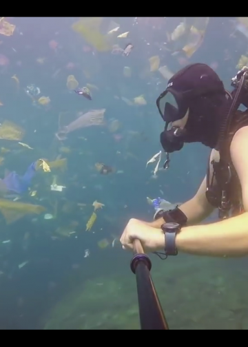 Andai Pariwisata Tak Merasuki,  Siapa Yang Peduli Sampah Plastik di Nusa Penida?