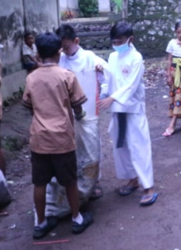 Bersih di Sekolah dengan Lipstik : “Literasi Penanganan Sampah Plastik”