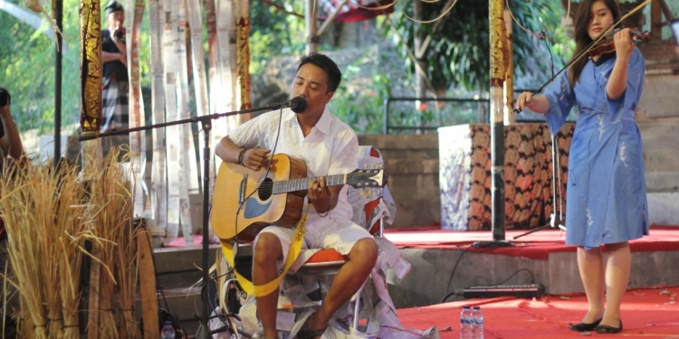 Menakar Puisi, Menapaki Sunyi Kelompok Sekali Pentas