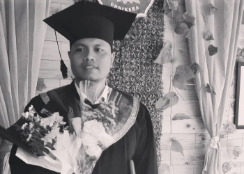 Biar Telat Asal Ideal – [Catatan Wisuda Gita Wiastra, Suami Tercinta]