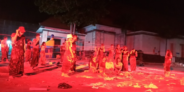 Kemegahan Penampilan Bali Eksperiemental Teater di Pelabuhan Buleleng