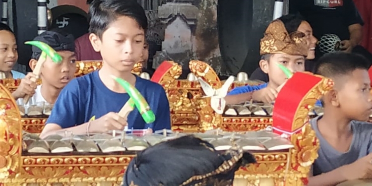 Kelola Duit 300 Juta, Pusing Juga Susun APBDes – [Cerita Kecil “Panyarikan Desa Adat”]