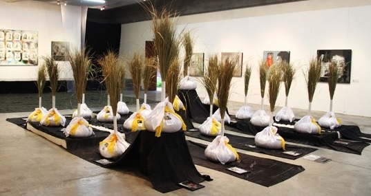 Puisi-puisi Asep Syahmid Pangrango # Upacara Air Mata, Prosa Altar Suci