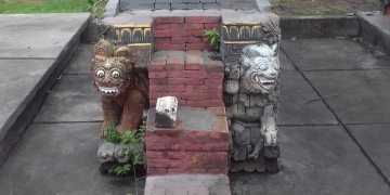 Sepasang Macan yang “Mekantenan” di Pura Dalem Banjar, Buleleng