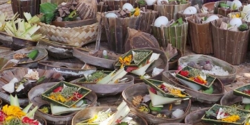 Sesajen untuk Pekak – [Refleksi Tahun Baru 2020]