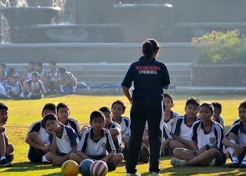 Budaya Mendidik Melalui Implementasi “Hidden Curriculum” di Luar Sekolah