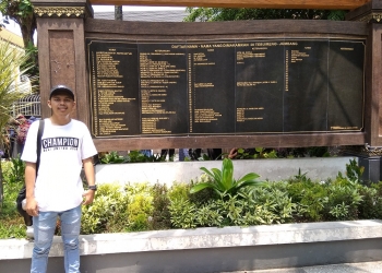 Ziarah ke Makam Gus Dur; Batu Nisan Tertulis Indah, Tempat Berbaring Seorang Pejuang Kemanusiaan