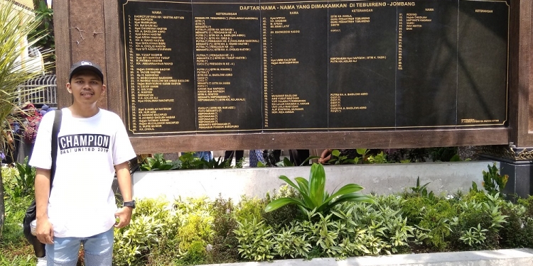 Ziarah ke Makam Gus Dur; Batu Nisan Tertulis Indah, Tempat Berbaring Seorang Pejuang Kemanusiaan