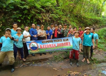 Sambut Tahun 2020, Pemuda Kayoman Pedawa Tak Henti Tanam Pohon