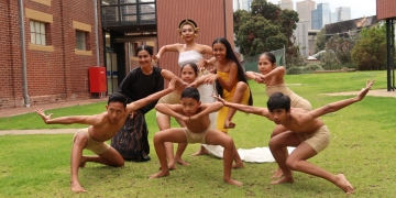 Laporan Pentas “The Seen and Unseen” dari Australia [3] –  Senang di Panggung, Riang di Luar Panggung